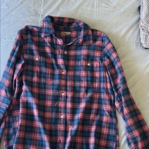 Super soft Faherty Plaid Button-Up Shirt in Pink and Navy